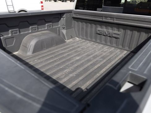 Used 2024 GMC Sierra 1500 Elevation w/ Elevation Premium Package AWD/4WD image 9