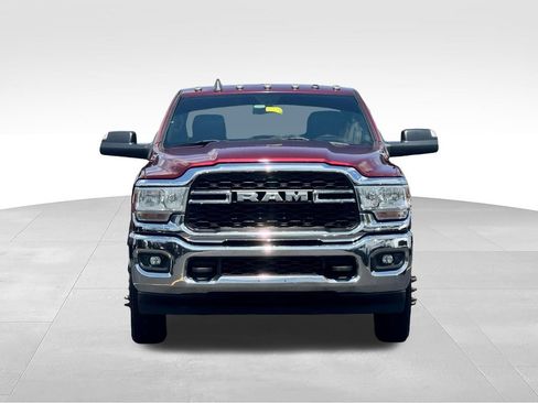 Used 2022 RAM 3500 Tradesman w/ Chrome Appearance Group AWD/4WD image 2