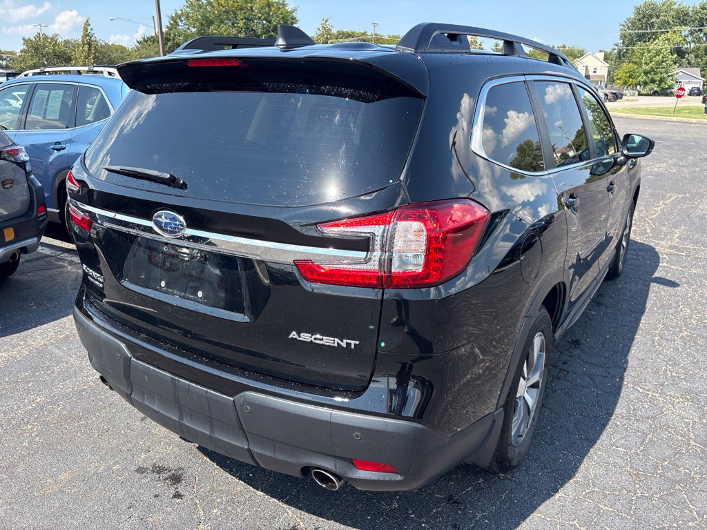 Used 2024 Subaru Ascent Premium w/ Convenience Package AWD/4WD image 3