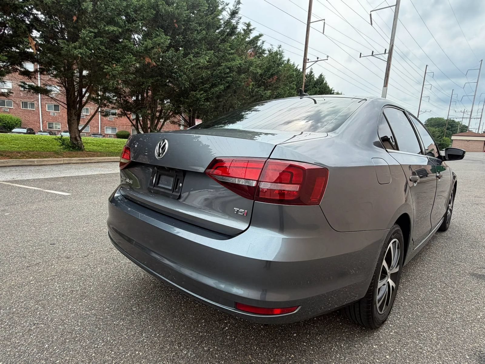 Used 2017 Volkswagen Jetta SE FWD image 7