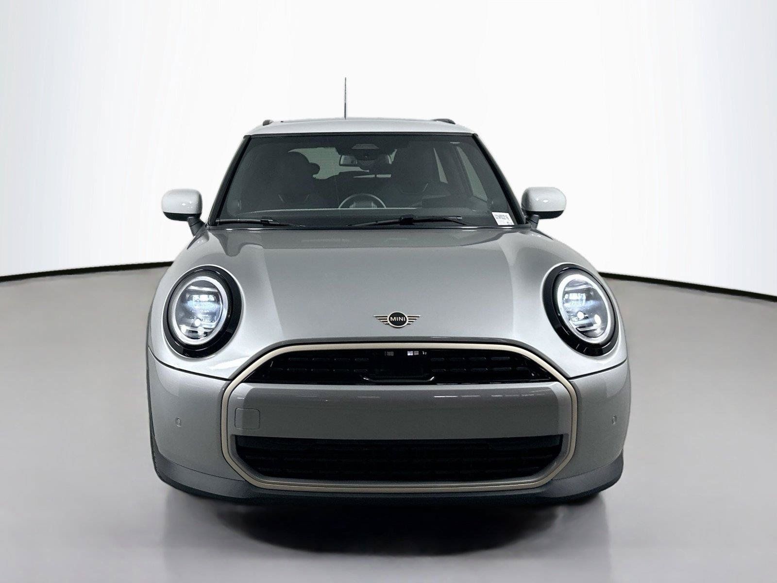Used 2025 MINI Cooper 2-Door Hardtop FWD image 2