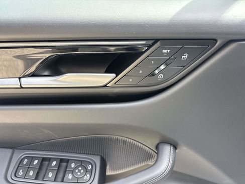New 2026 Porsche Macan 4 Electric AWD/4WD image 24