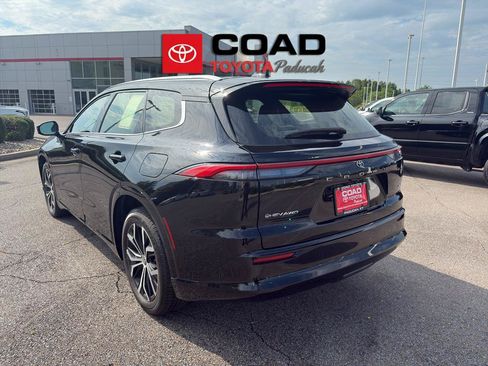 Certified 2025 Toyota Crown Signia AWD/4WD image 3