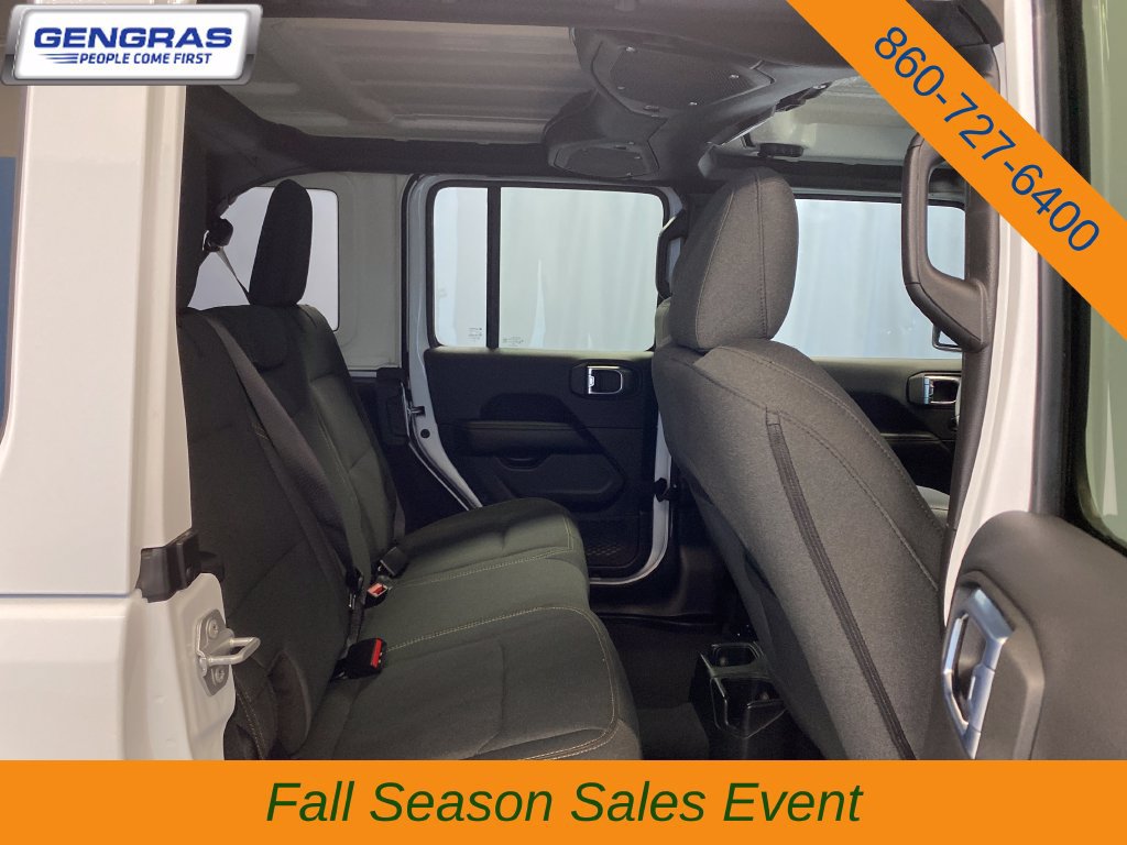 Used 2026 Jeep Wrangler Unlimited Sahara AWD/4WD image 36