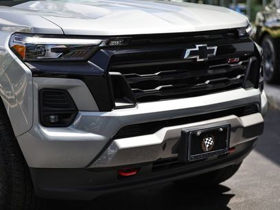 Used 2024 Chevrolet Colorado Z71 w/ Z71 Convenience Package 2
