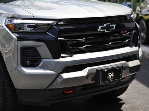 Used 2024 Chevrolet Colorado Z71 w/ Z71 Convenience Package 2 AWD/4WD image 2