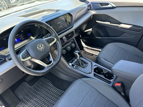 Used 2023 Volkswagen Taos SE FWD image 16