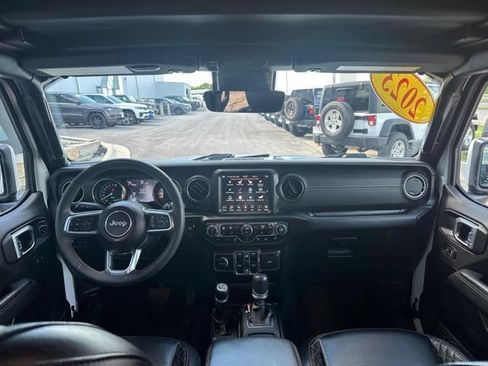 Used 2023 Jeep Wrangler Unlimited Sahara AWD/4WD image 14