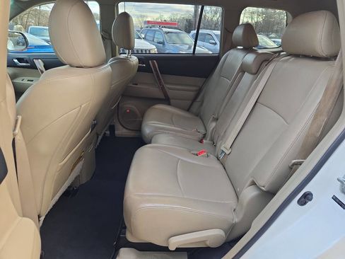 Used 2013 Toyota Highlander Limited image 18