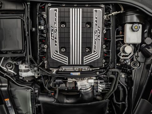 Used 2018 Chevrolet Corvette Z06 RWD image 3