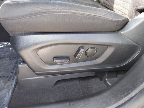 Used 2020 Ford Explorer XLT image 27