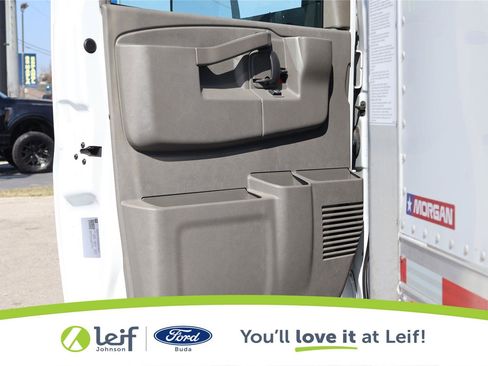 Used 2022 Chevrolet Express 4500 Extended w/ Power Convenience Package RWD image 11