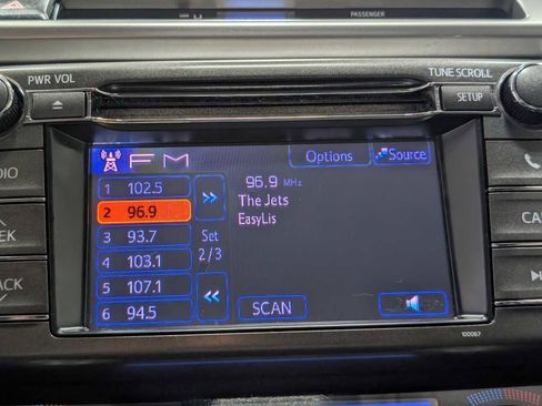 Used 2013 Toyota RAV4 Limited AWD/4WD image 25