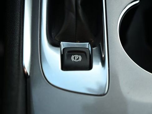 Used 2024 Chevrolet Malibu LT image 27