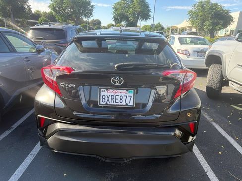 Used 2018 Toyota C-HR XLE FWD image 5
