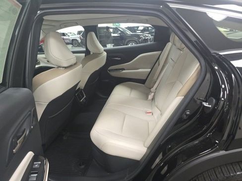 Used 2024 Toyota Crown Limited image 10