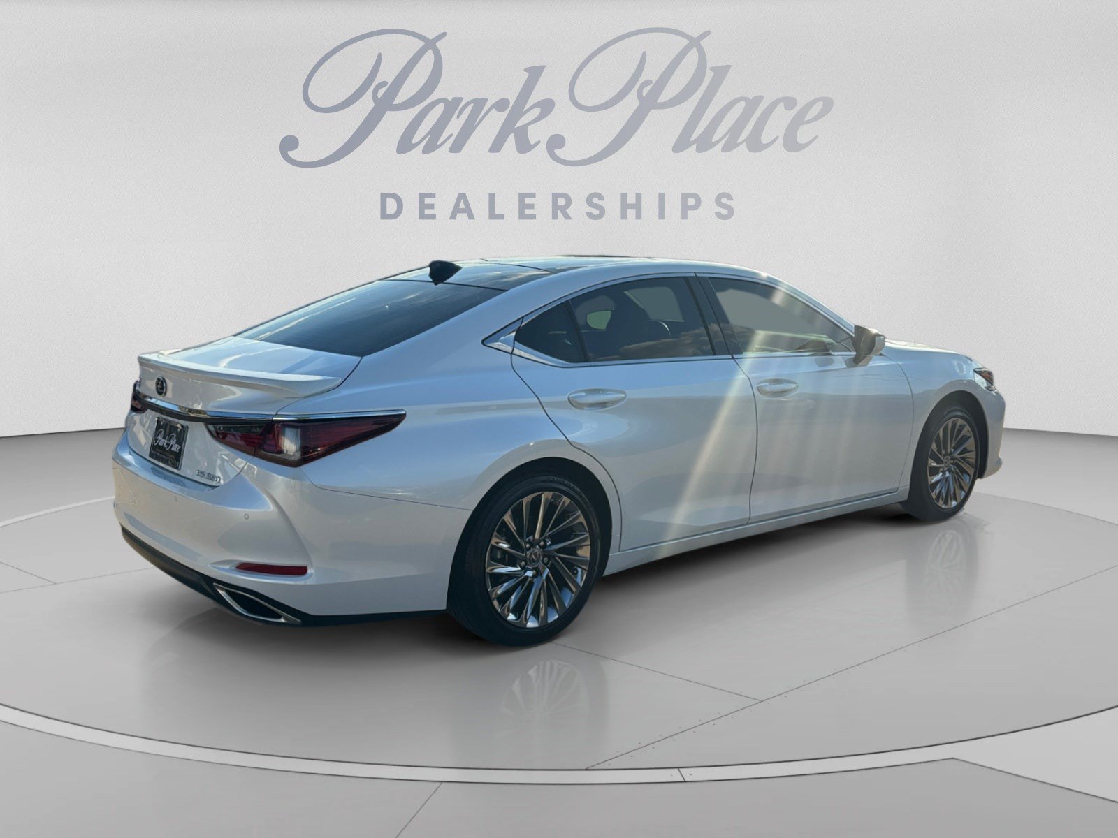 Used 2024 Lexus ES 350 Ultra Luxury w/ Accessory Package (Z2) FWD image 6