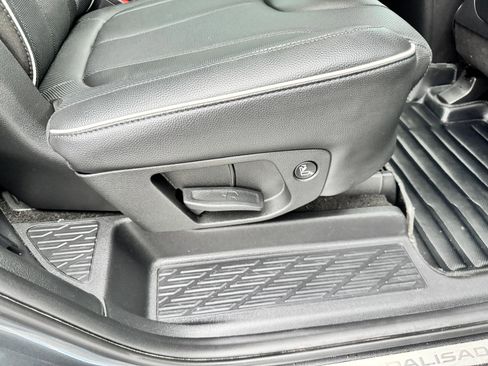 Used 2025 Hyundai Palisade Limited image 26