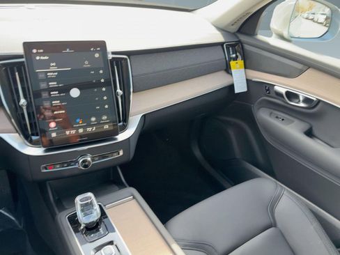 New 2026 Volvo XC90 T8 Plus w/ Protection Package Premier image 26