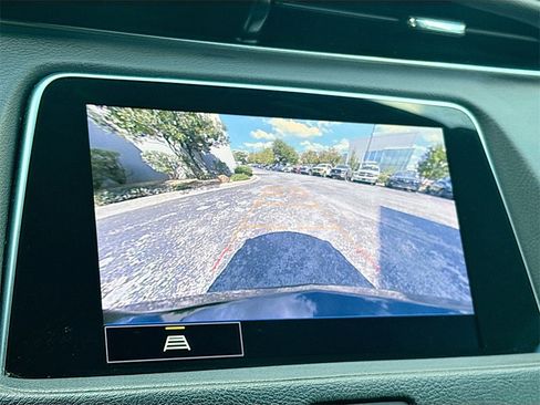 Used 2022 Cadillac XT4 Luxury w/ Cold Weather Package image 13