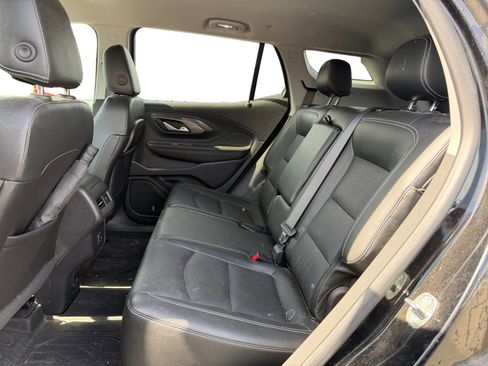 Used 2022 GMC Terrain SLT w/ Infotainment Package II AWD/4WD image 10