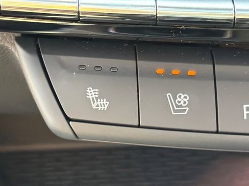 Certified 2025 Cadillac CT5 Premium Luxury image 30