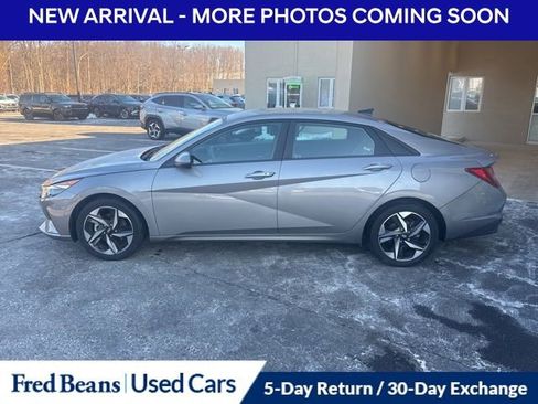 Used 2023 Hyundai Elantra SEL w/ Convenience Package image 6
