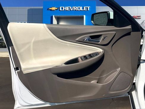 Used 2022 Chevrolet Malibu LT w/ Leather Package FWD image 20