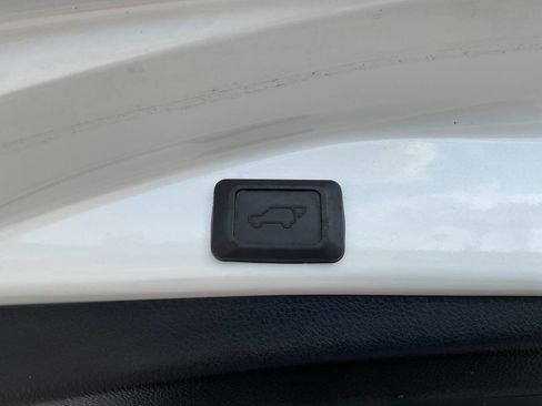 Used 2017 Toyota RAV4 Limited image 36