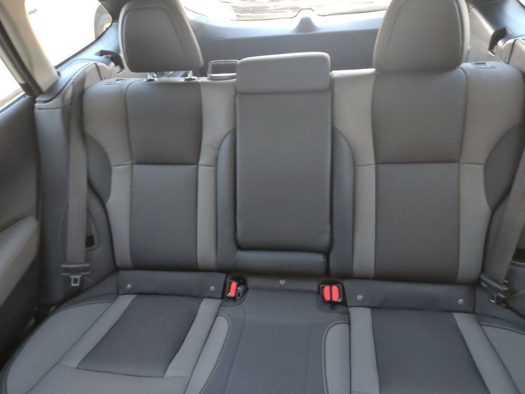 Used 2025 Subaru Outback Onyx Edition XT AWD/4WD image 4