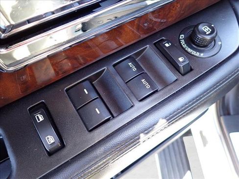 Used 2016 Lincoln Navigator Select AWD/4WD image 18