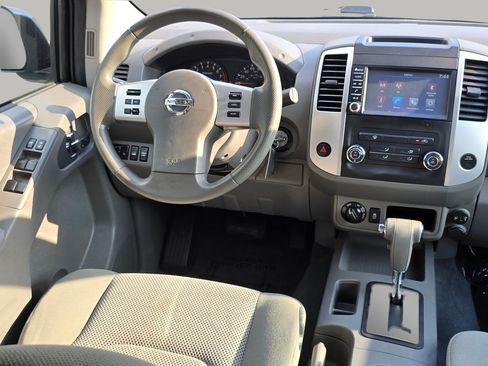 Used 2019 Nissan Frontier SV AWD/4WD image 3