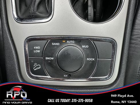 Used 2018 Jeep Grand Cherokee Limited w/ Luxury Group II image 29