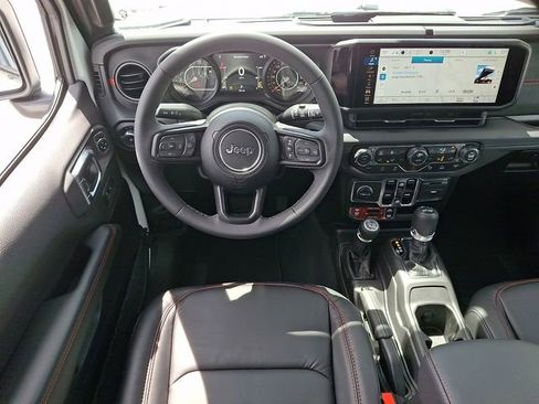 Used 2026 Jeep Wrangler Unlimited Rubicon AWD/4WD image 11