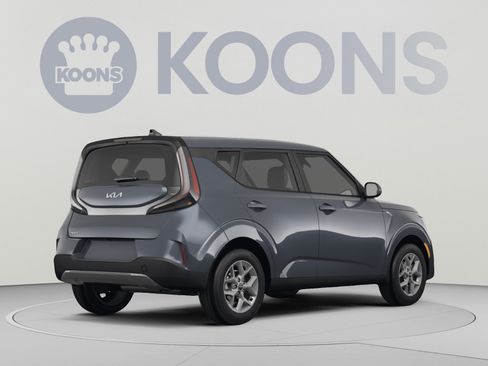 Used 2024 Kia Soul LX w/ Option Group 015 FWD image 4