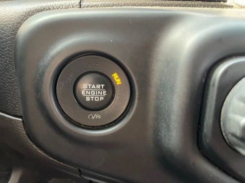 Used 2019 Jeep Wrangler Unlimited Sport S AWD/4WD image 27