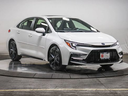 Certified 2024 Toyota Corolla SE w/ SE Package FWD image 6