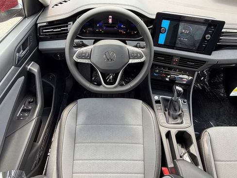New 2026 Volkswagen Jetta SE FWD image 13