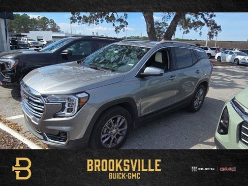 Certified 2023 GMC Terrain SLT w/ Infotainment Package II image 1