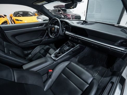 Used 2021 Porsche 911 Carrera RWD image 29