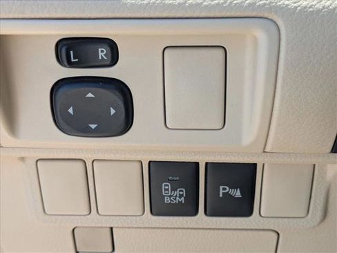 Used 2014 Lexus ES 350 w/ Premium Package FWD image 11