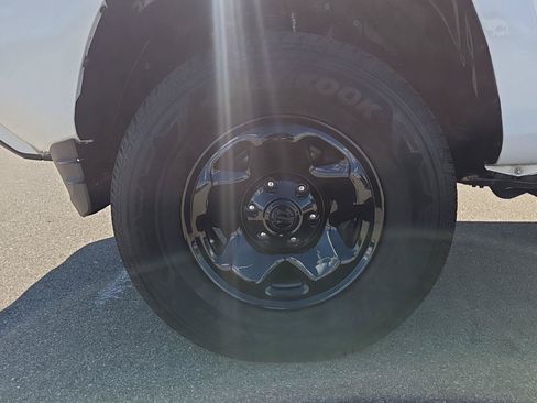 Used 2020 Toyota Tacoma SR AWD/4WD image 13
