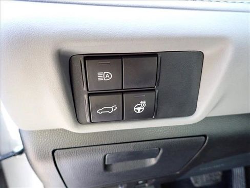 Used 2021 Toyota Highlander Limited image 19