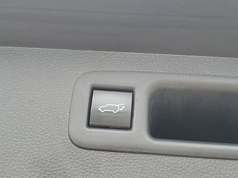 Used 2022 Toyota Highlander XLE image 30