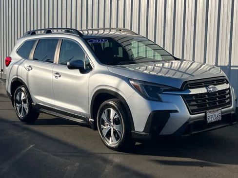 Used 2023 Subaru Ascent Premium w/ Convenience Package image 8