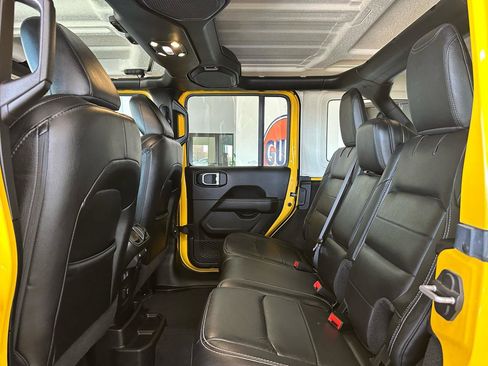 Used 2019 Jeep Wrangler Unlimited Sahara w/ Uconnect 4C Nav & Sound Group image 13