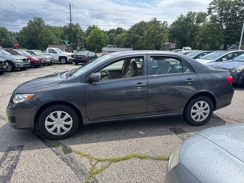 Used 2010 Toyota Corolla LE FWD image 4