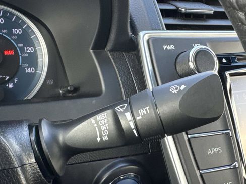 Used 2017 Toyota Camry XLE image 29