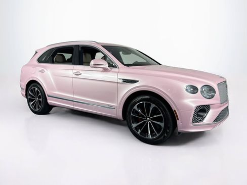 Used 2023 Bentley Bentayga AWD/4WD image 3