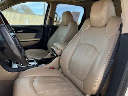 Used 2012 GMC Acadia Denali image 15